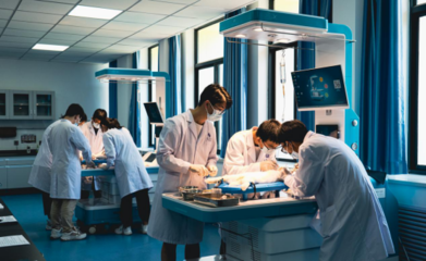 凝心聚力 务实笃行 奋力谱写基础医学高质量发展新篇章